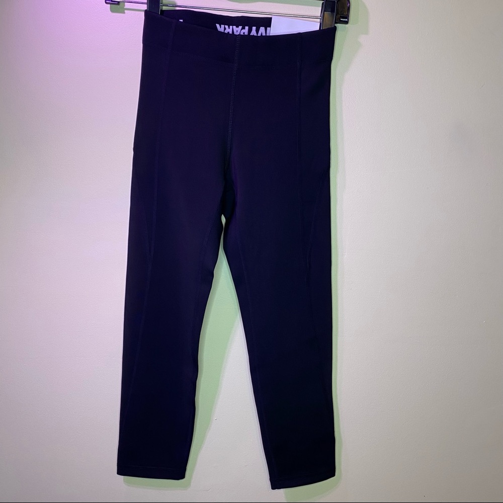 NWT IVY PARK Mid Rise 3/4 Length Legging Sz XS